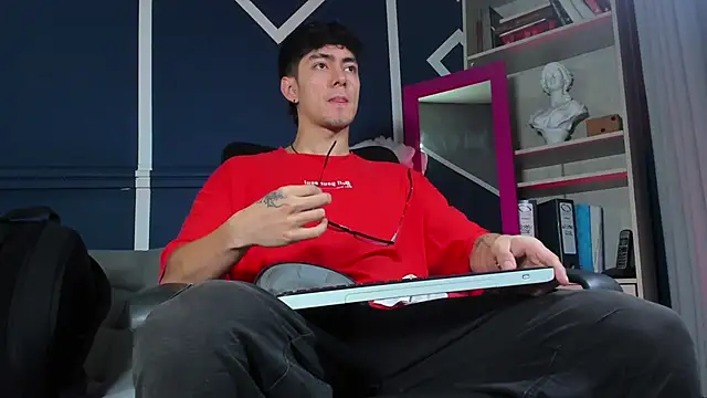 etham wolf  online show from 11-29-25, 11:24