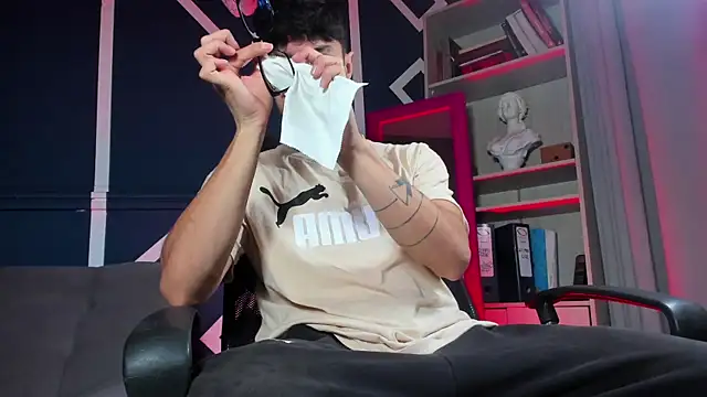 etham wolf  online show from 12-15-25, 12:31