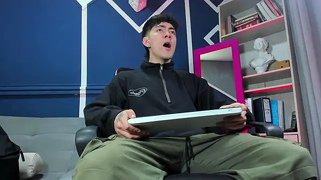 etham wolf  online show from 12-20-25, 01:40