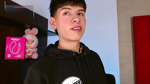 Ezra Storm online show from 12-04-25, 05:39