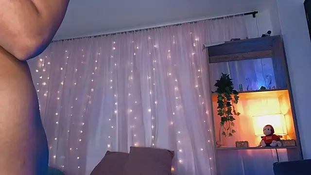 Snapshot of anitaglow chatting on 10-15-25, 02:28 anitaglow online show from 10-15-25, 02:28