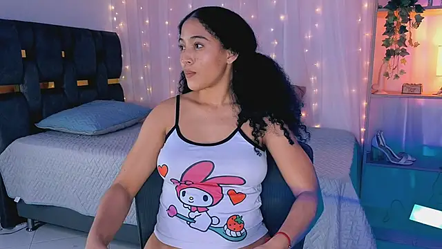 Snapshot of anitaglow chatting on 10-16-25, 02:45 anitaglow online show from 10-16-25, 02:45