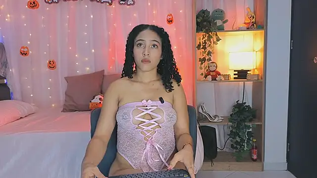 Snapshot of anitaglow chatting on 10-24-25, 09:55 anitaglow online show from 10-24-25, 09:55