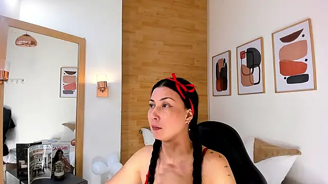 Snapshot of Alexia_milf_ chatting on 10-18-25, 11:33 Alexia milf  online show from 10-18-25, 11:33