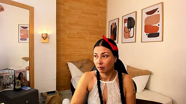 Snapshot of Alexia_milf_ chatting on 10-19-25, 11:44 Alexia milf  online show from 10-19-25, 11:44