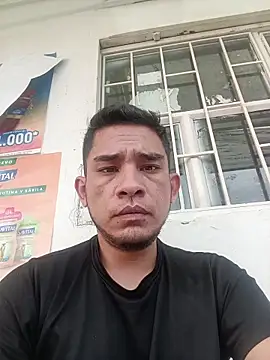 Snapshot of Andreshot911 chatting on 10-25-25, 08:58 Andreshot911 online show from 10-25-25, 08:58