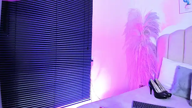 Snapshot of _aithanaa_ chatting on 12-22-25, 01:02 aithanaa online show from 12-22-25, 01:02