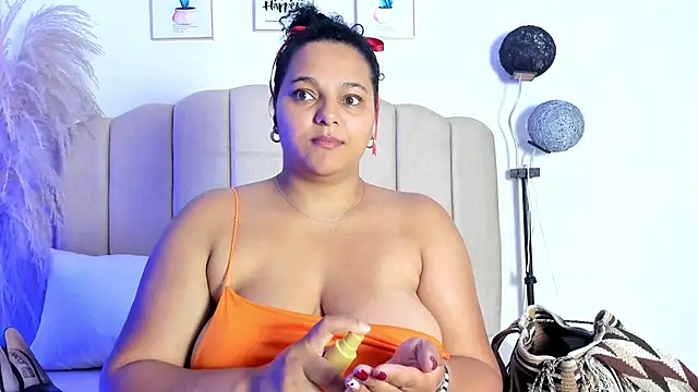 Snapshot of _aithanaa_ chatting on 01-05-26, 06:55 aithanaa online show from 01-05-26, 06:55