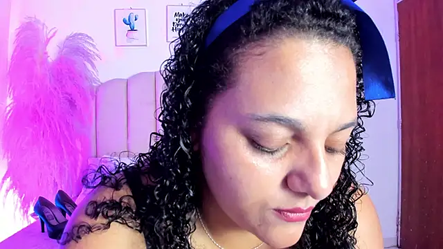 Snapshot of _aithanaa_ chatting on 01-15-26, 07:28 aithanaa online show from 01-15-26, 07:28