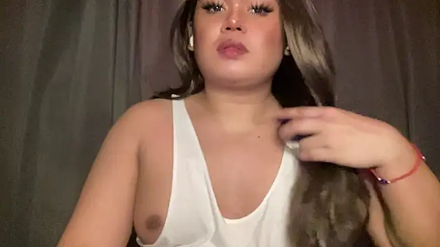 Snapshot of RedHead_Thalia chatting on 04-06-26, 08:32 RedHead Thalia online show from 04-06-26, 08:32