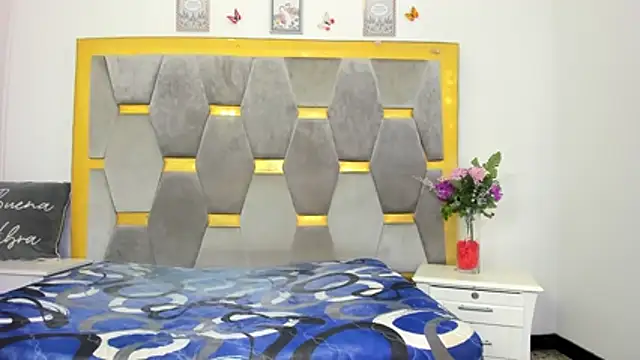 Snapshot of AliyahBrowns chatting on 12-04-25, 07:44 AliyahBrowns online show from 12-04-25, 07:44