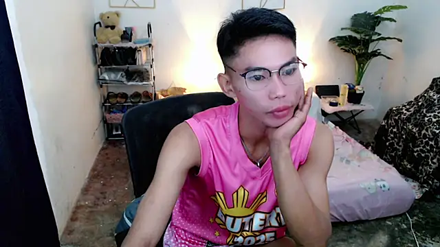 Snapshot of naughty_rence chatting on 11-02-25, 04:20 naughty rence online show from 11-02-25, 04:20