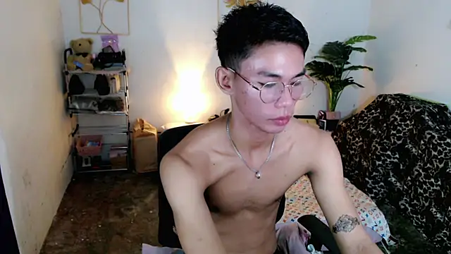 Snapshot of naughty_rence chatting on 11-15-25, 05:38 naughty rence online show from 11-15-25, 05:38