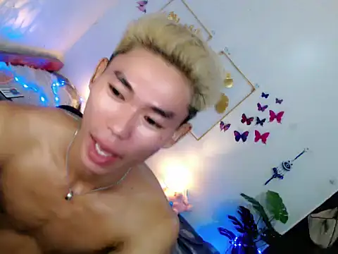 Snapshot of naughty_rence chatting on 05-06-26, 10:20 naughty rence online show from 05-06-26, 10:20