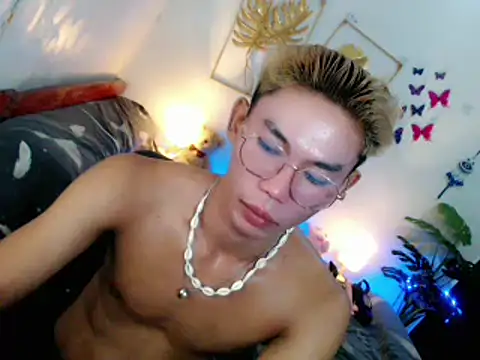 Snapshot of naughty_rence chatting on 05-14-26, 10:11 naughty rence online show from 05-14-26, 10:11