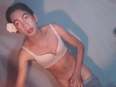 Snapshot of xyourdreamtrans chatting on 02-22-26, 09:13 xyourdreamtrans online show from 02-22-26, 09:13