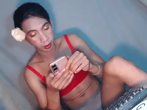 Snapshot of xyourdreamtrans chatting on 02-25-26, 02:10 xyourdreamtrans online show from 02-25-26, 02:10