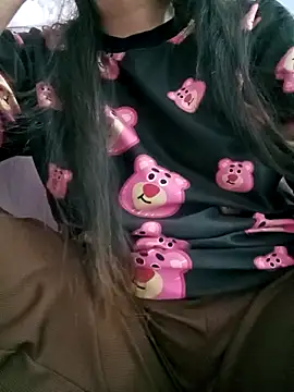 Snapshot of Yoo_j chatting on 10-21-25, 11:11 Yoo j online show from 10-21-25, 11:11