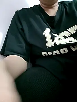 Snapshot of Yoo_j chatting on 11-16-25, 11:49 Yoo j online show from 11-16-25, 11:49