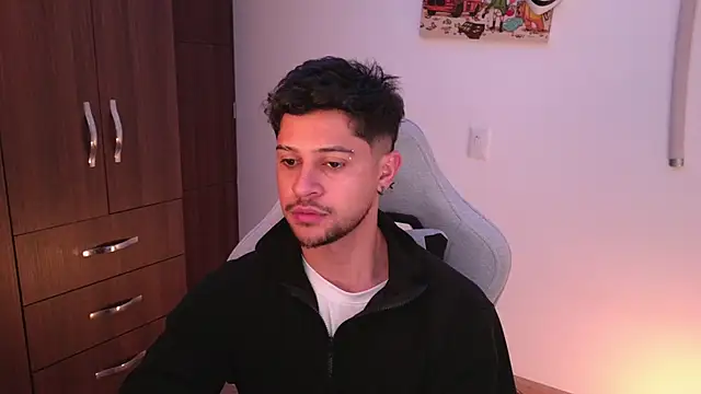 domsantiago  online show from 12-17-25, 01:44