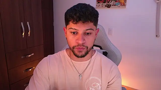 domsantiago  online show from 02-06-26, 04:06