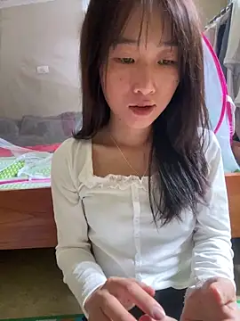 Snapshot of oneyou_400 chatting on 10-31-25, 04:35 oneyou 400 online show from 10-31-25, 04:35