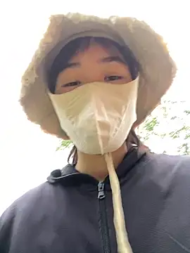 Snapshot of oneyou_400 chatting on 11-24-25, 12:32 oneyou 400 online show from 11-24-25, 12:32