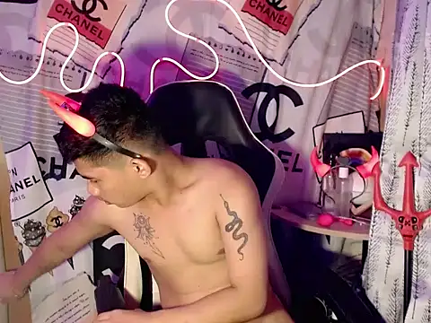 Snapshot of asianhardcock25 chatting on 10-29-25, 09:22 asianhardcock25 online show from 10-29-25, 09:22