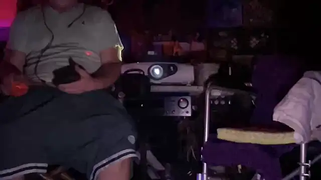 Snapshot of Bar_110221 chatting on 09-21-25, 05:42 Bar 110221 online show from 09-21-25, 05:42