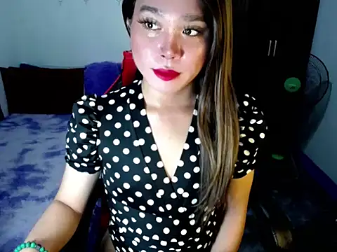 Urassiansweetcummer online show from 11-01-25, 01:51