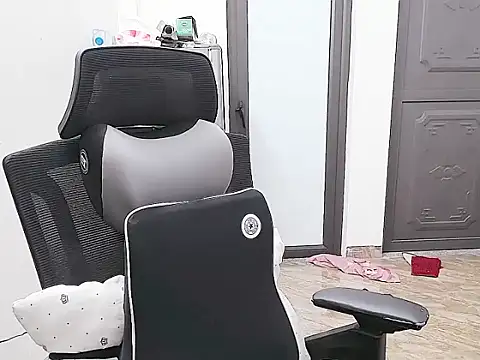 Snapshot of Shulee21 chatting on 09-11-25, 03:06 Shulee21 online show from 09-11-25, 03:06