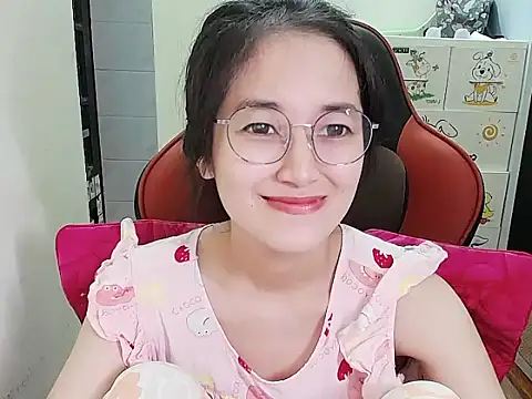 Snapshot of Shulee21 chatting on 09-13-25, 02:00 Shulee21 online show from 09-13-25, 02:00