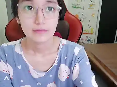 Snapshot of Shulee21 chatting on 09-15-25, 02:22 Shulee21 online show from 09-15-25, 02:22