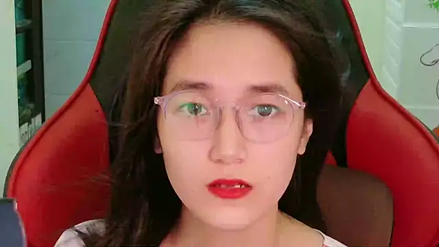 Snapshot of Shulee21 chatting on 09-17-25, 03:19 Shulee21 online show from 09-17-25, 03:19