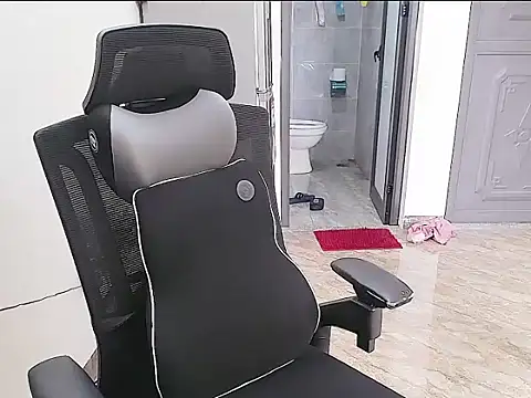 Snapshot of Shulee21 chatting on 10-01-25, 01:55 Shulee21 online show from 10-01-25, 01:55