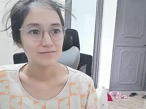 Snapshot of Shulee21 chatting on 10-08-25, 02:09 Shulee21 online show from 10-08-25, 02:09