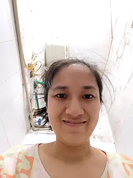 Snapshot of Shulee21 chatting on 10-19-25, 06:25 Shulee21 online show from 10-19-25, 06:25