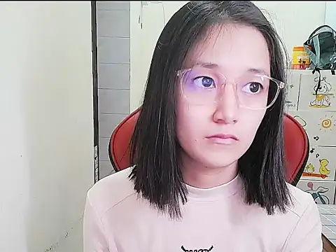 Snapshot of Shulee21 chatting on 11-13-25, 01:04 Shulee21 online show from 11-13-25, 01:04