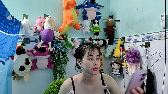 Snapshot of emgaixinhngoan chatting on 10-22-25, 06:02 emgaixinhngoan online show from 10-22-25, 06:02