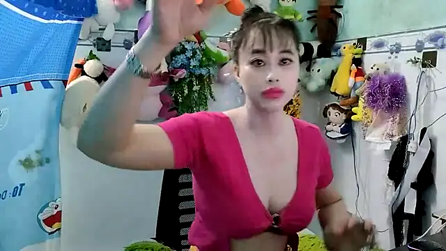 Snapshot of emgaixinhngoan chatting on 11-06-25, 05:41 emgaixinhngoan online show from 11-06-25, 05:41