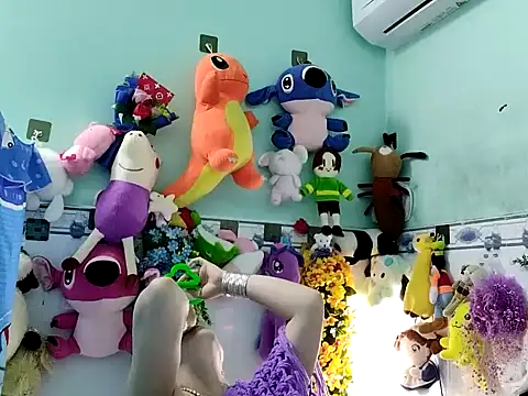 Snapshot of emgaixinhngoan chatting on 11-07-25, 12:54 emgaixinhngoan online show from 11-07-25, 12:54