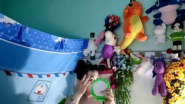 Snapshot of emgaixinhngoan chatting on 11-08-25, 01:28 emgaixinhngoan online show from 11-08-25, 01:28