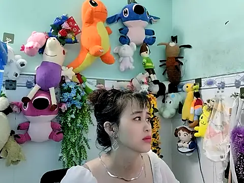 Snapshot of emgaixinhngoan chatting on 11-24-25, 01:49 emgaixinhngoan online show from 11-24-25, 01:49