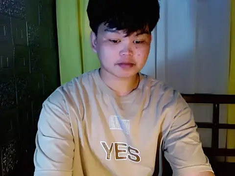 Reynelcock online show from 11-19-25, 04:34