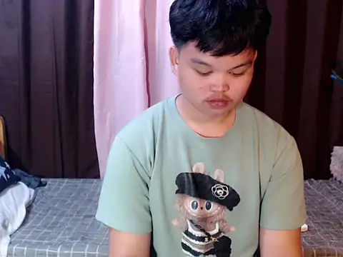 Reynelcock online show from 04-20-26, 01:25