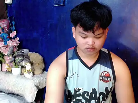 Reynelcock online show from 04-23-26, 05:37