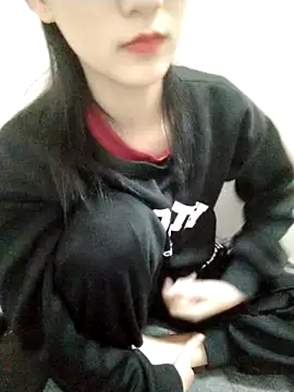 Kembong01 online show from 12-17-25, 03:07