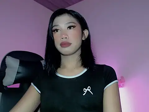 Maxine Sucks online show from 10-17-25, 11:02