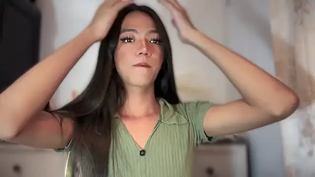 Snapshot of slimladyxoxo chatting on 12-22-25, 07:11 slimladyxoxo online show from 12-22-25, 07:11