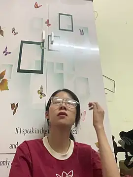 Snapshot of meomeo2k6 chatting on 10-29-25, 01:46 meomeo2k6 online show from 10-29-25, 01:46